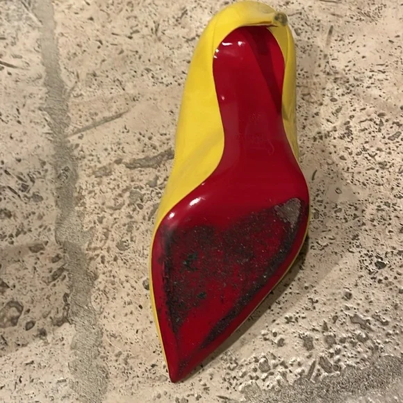 Elegance Christian Louboutin Yellow Patent Pointed-Toe Heels - Picture 4 of 5